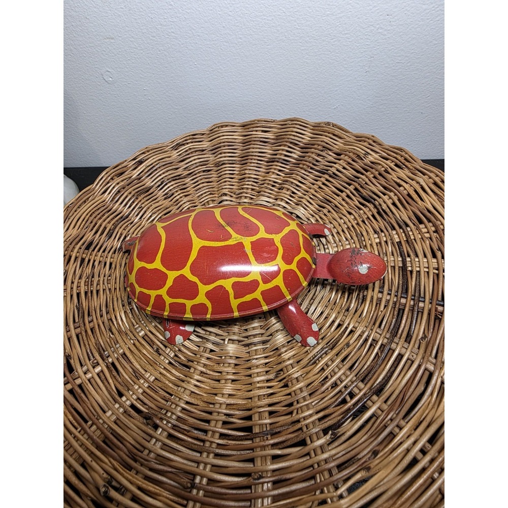 VINTAGE WIND UP MECHANICAL CRAWLING RED YELLOW TIN TOY TURTLE WORKS USA 1950'S